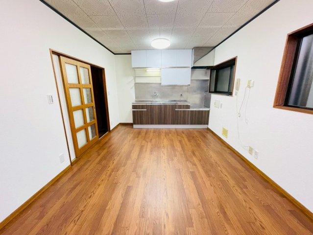 狭山市狭山台1丁目　中古戸建の居間・リビング|1/30　撮影