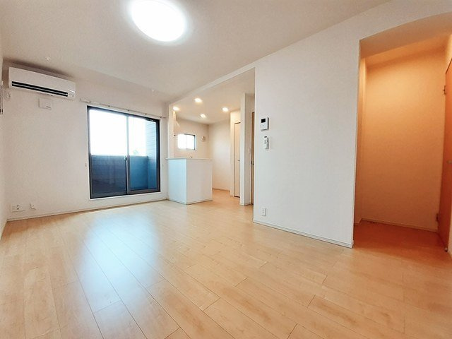 ロイヤルパーク東上野の居間・リビング