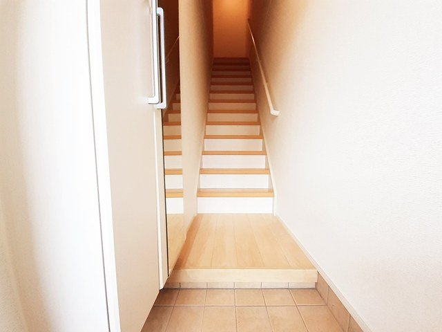 ロイヤルパーク東上野の玄関