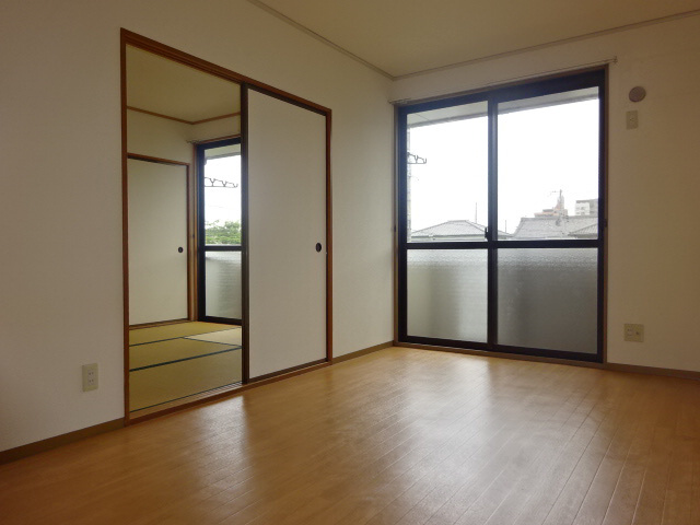 セジュール清水 Ａ棟の居間・リビング