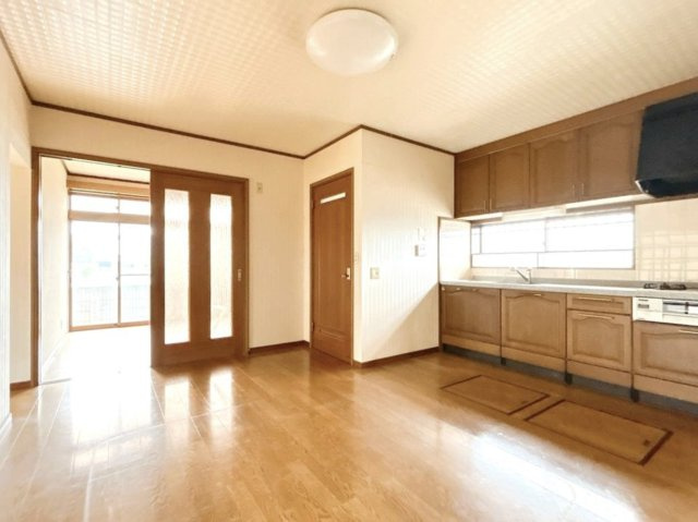 【居間・リビング】 | 熊谷市千代　中古戸建