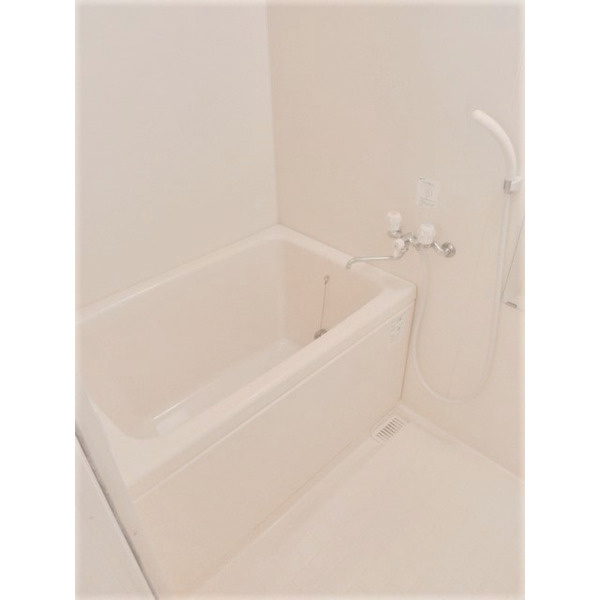 MIYAKOマンションの浴室