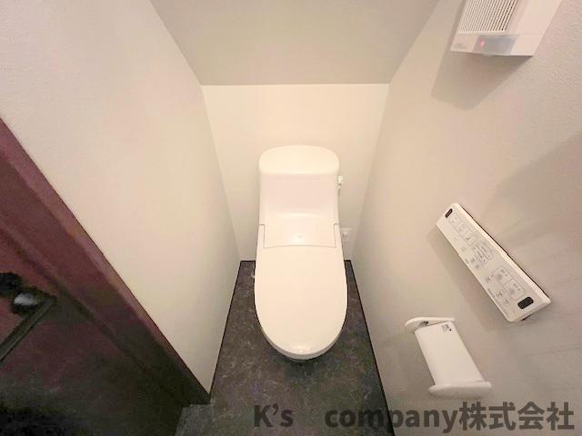 ■高座郡寒川町宮山　中古戸建②のトイレ|白を基調とした清潔感のあるトイレ◇