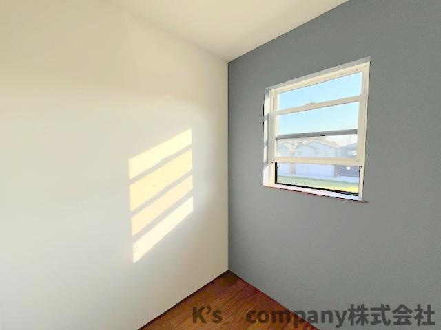 ■高座郡寒川町宮山　中古戸建②のその他|WICを抜けると安らぎのヌックスペース☆読書や仕事、趣味などに使える小さな居心地の良い空間です♪