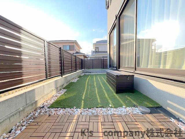 ■高座郡寒川町宮山　中古戸建②の庭|南側のお庭スペース◇隣地には建物がなく開放的で、人目を気にせずに生活ができます◇