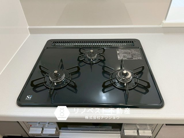 東大阪市永和３丁目のキッチン|3口コンロがあるのでまとめて調理することができますね！