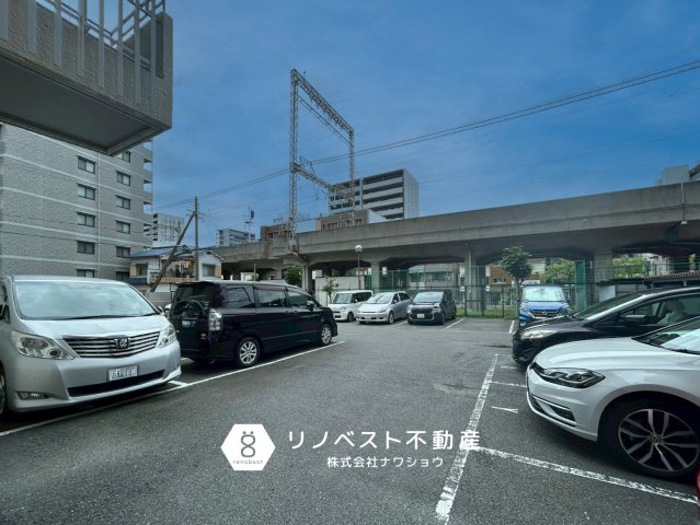 コスモハイツ小阪の駐車場|空き状況などはご確認ください。