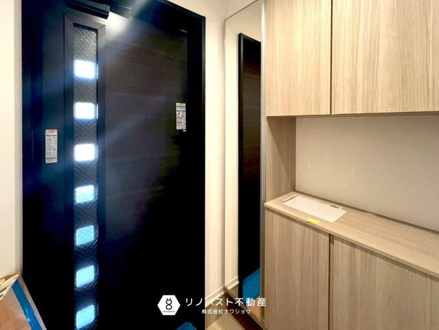 東大阪市第1豊浦町の玄関|たっぷり玄関収納がございますのでスッキリとした玄関周りが実現しますね！