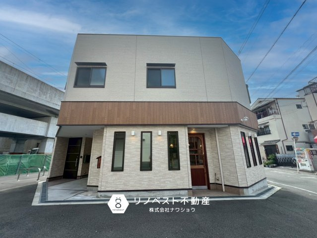 平野区加美北８丁目の外観|角地につき視認性良好◎
居住用と店舗用で入り口が分かれているのも嬉しいポイントです◎