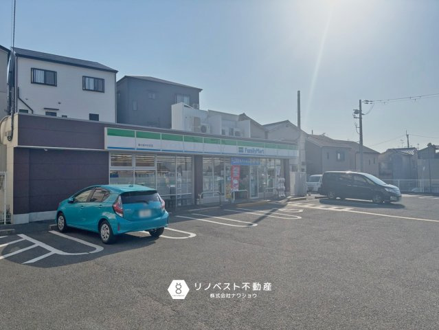 東大阪市東石切1期の周辺|【ファミリーマート東大阪市中石切店】徒歩約3分（約240ｍ）徒歩ですぐなので急に必要なものがあってもいつでも行けるのは便利ですね◎