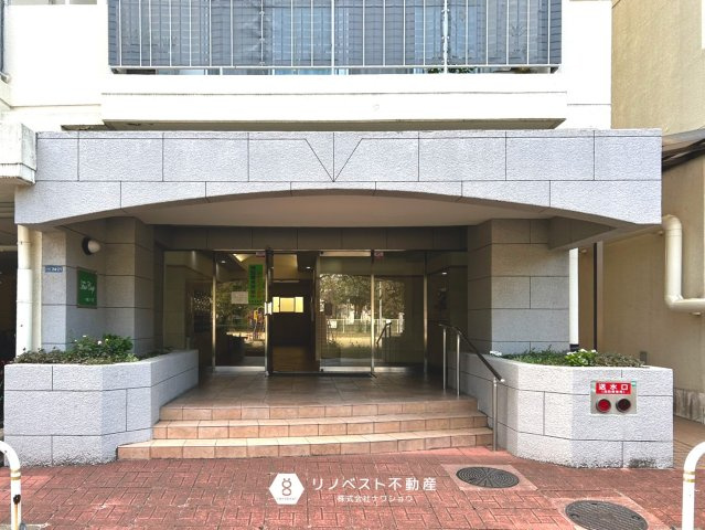 布施コープ弐番館のエントランス|公園やスーパー・コンビニ等、周辺環境が充実したマンションです！