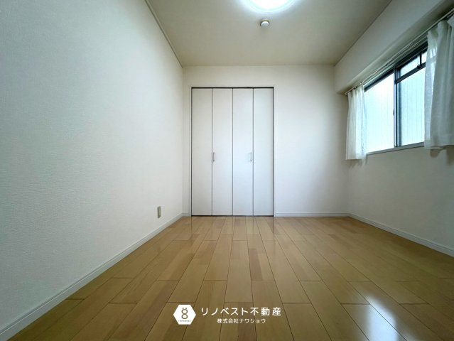 布施コープ弐番館のキッチン|対面式キッチンで家族とのコミュニケーションが増えます♪作業スペースも十分に確保されており、作業効率アップ⤴