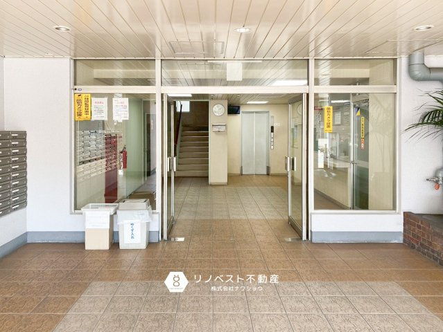 アクロシャトー永和のエントランス|清掃が行き届いた綺麗なエントランスです！