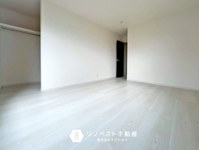 東大阪市日下町7丁目の洋室