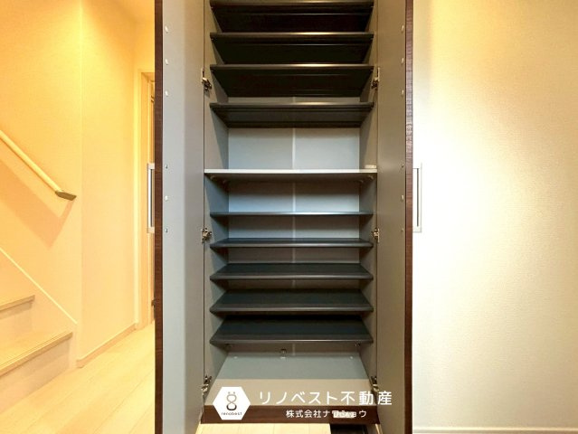 東大阪市日下町7丁目の収納|収納力の高い奥行きあるクローゼットです◎