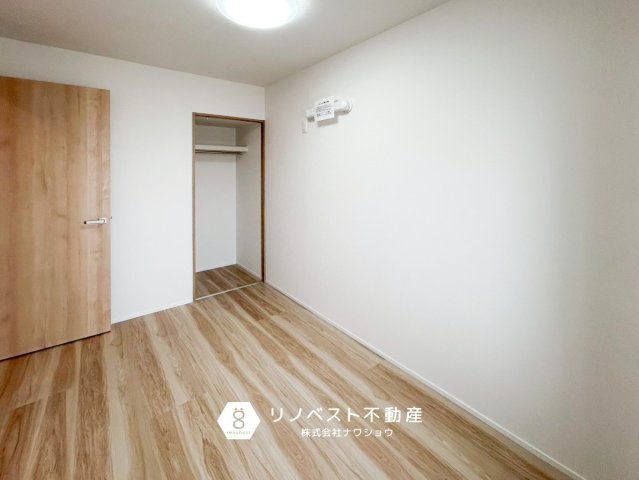 ハイム鴻池の洋室|各洋室にはクローゼットがあついているのでスッキリとしたお部屋造りが可能です！