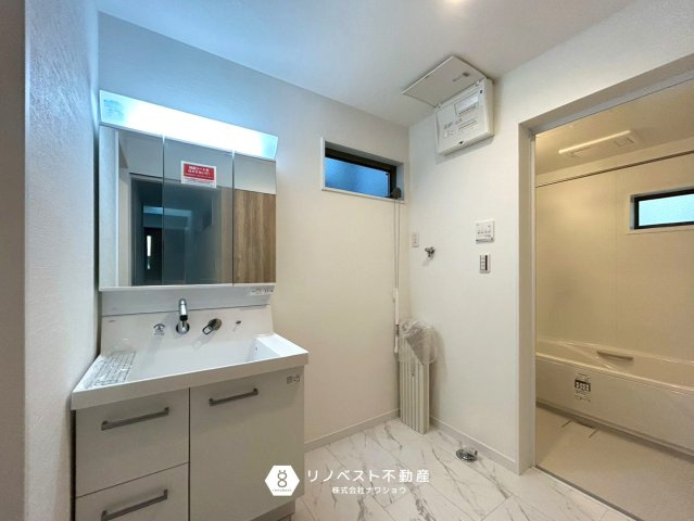 東大阪市新池島町1丁目の収納|ハンガーパイプ付のクローゼットなのでお洋服の整理もしやすそうですね。