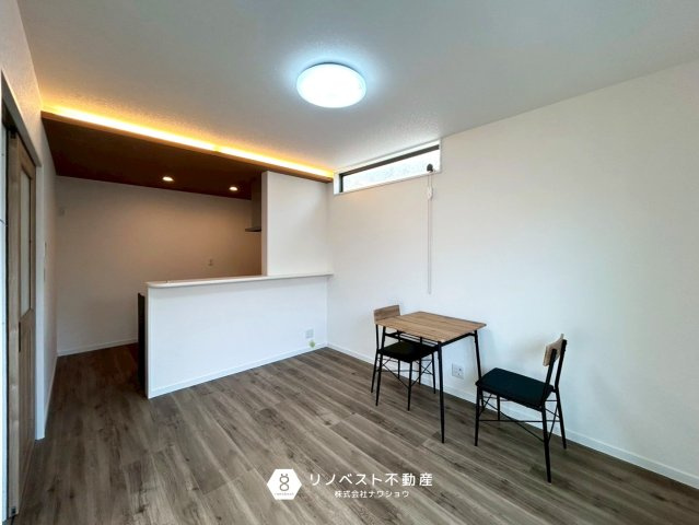 東大阪市新池島町1丁目のキッチン|対面式キッチンなのでお料理をしながらリビングの様子を伺うことができますね♪