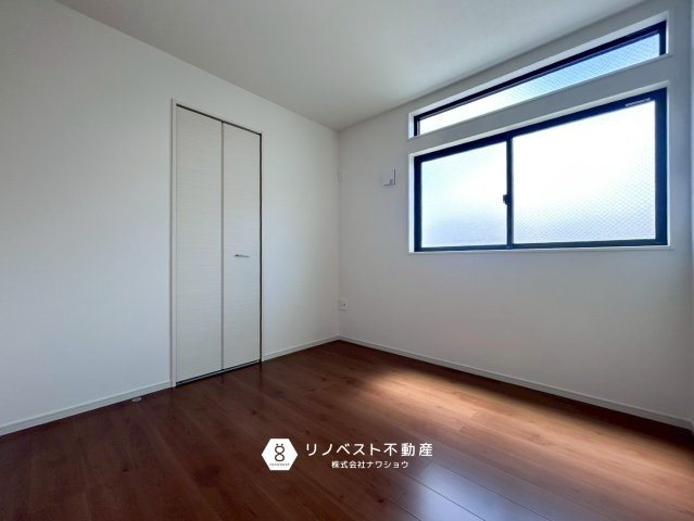 東大阪市菱屋西の洋室|シンプルな洋室で使用用途は様々です！