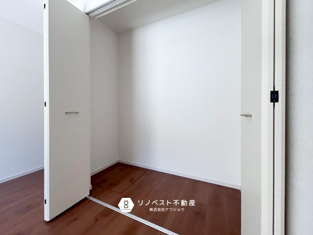 東大阪市菱屋西の収納|奥行きあり、収納力の高いクローゼットです◎