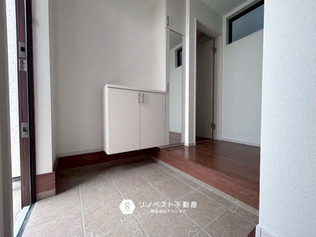 東大阪市菱屋西の玄関|広々とした玄関◎シューズインクロークもあり、片付いた玄関に！