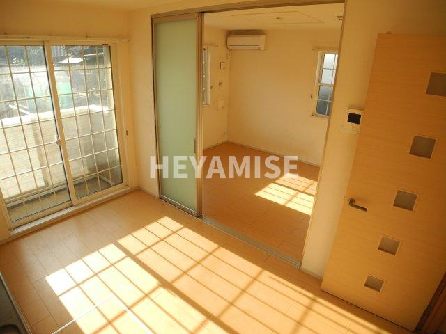 リバーサイドハウス参番館の居間・リビング|※室内画像は類似物件のもの