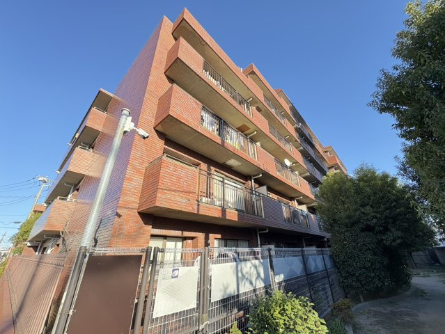 潮ハイツの玄関