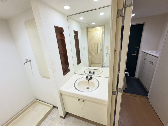 潮ハイツの独立洗面台