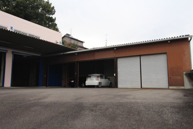 坊金町３２貸倉庫の駐車場