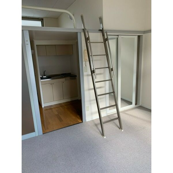 プレジオ谷川の居間・リビング