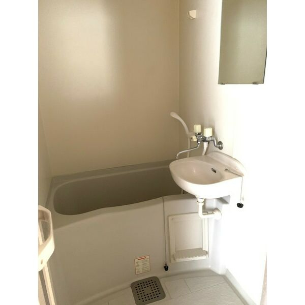 プレジオ谷川の浴室