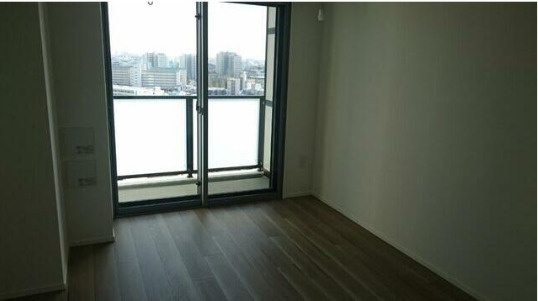 ドレッセ目黒大橋プレヴィ　最上階　駅近　ペット相談　分譲　の居間・リビング