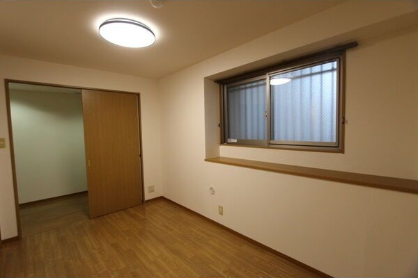 レヴァンテの洋室