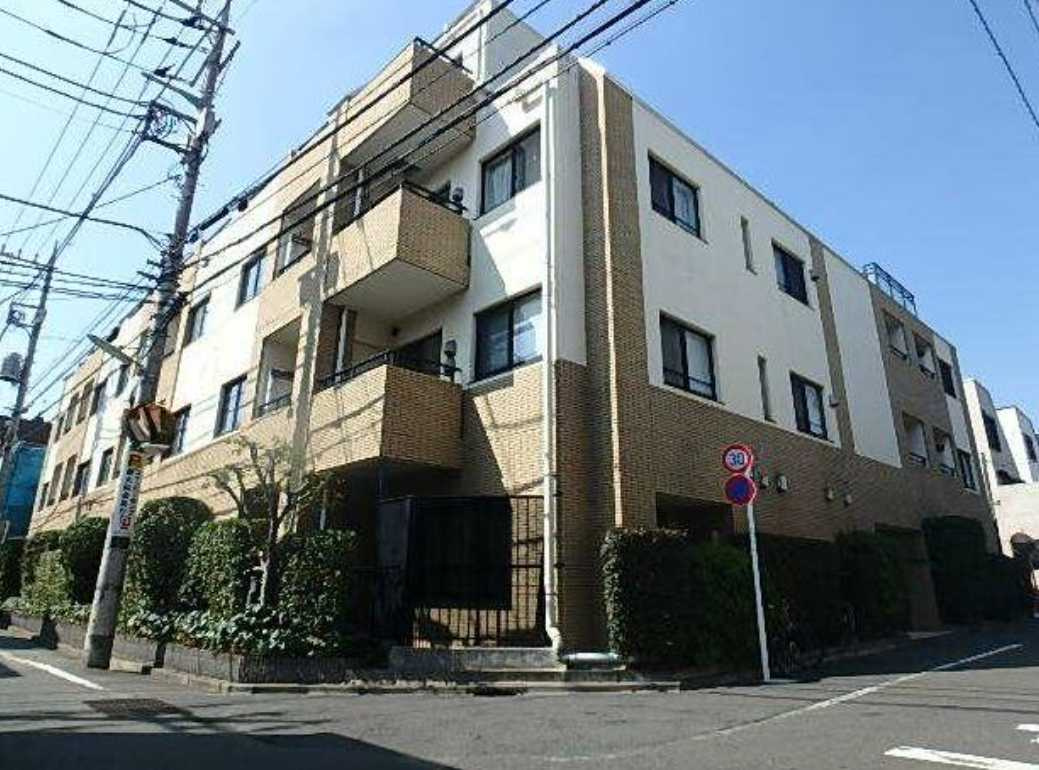 レジデンス三宿　ネット無料　トランクルーム　メゾネットの外観