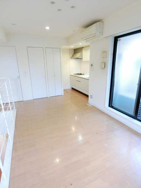 レジデンス三宿　ネット無料　トランクルーム　メゾネットの展望