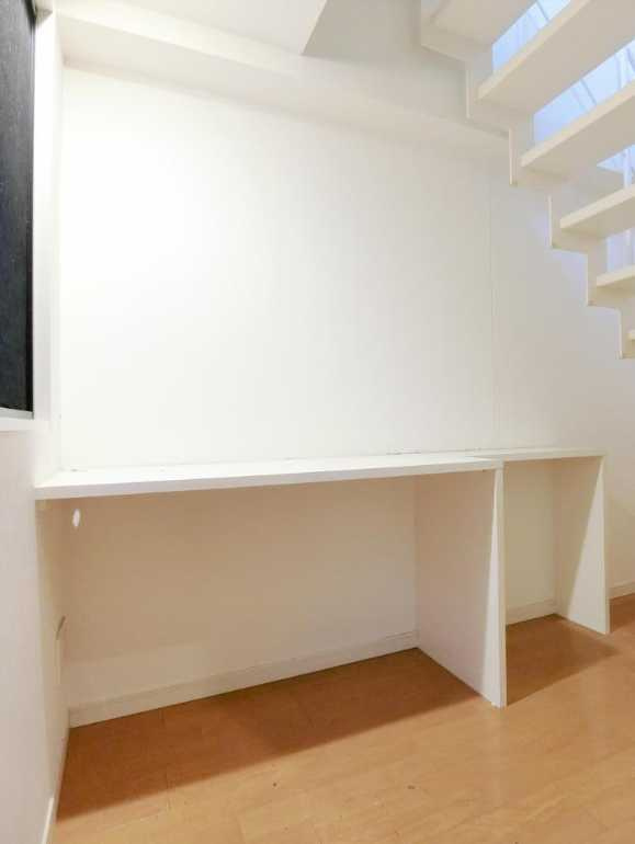 レジデンス三宿　ネット無料　トランクルーム　メゾネットの収納