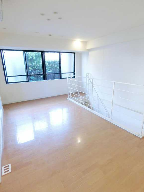 レジデンス三宿　ネット無料　トランクルーム　メゾネットのその他