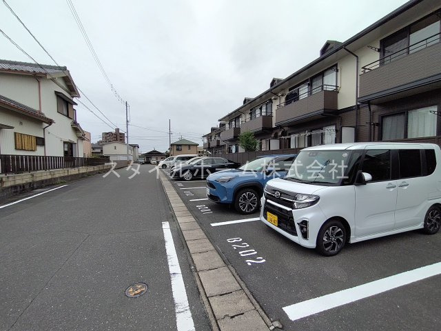 ファミールＳＡＩＴＯ　Ｂの駐車場