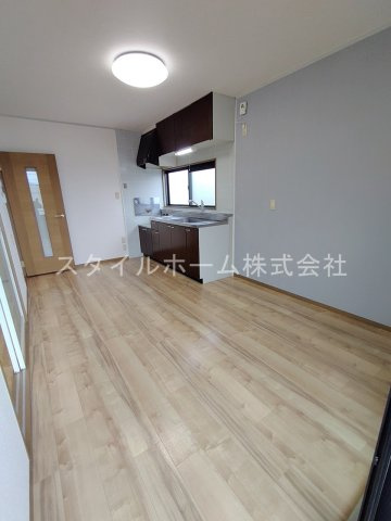 ファミールＳＡＩＴＯ　Ｂの居間・リビング