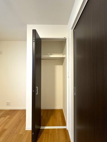 荒川区荒川8丁目の良邸の収納|しまう場所に迷わない、洗練された収納設計で空間も心もすっきりと。