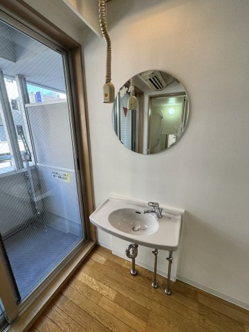 ジラールペルゴの独立洗面台