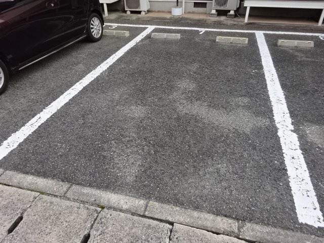 ローゲンハイツの駐車場