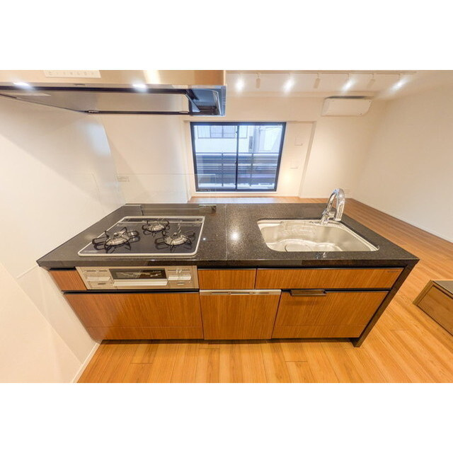 ラヴィエール千駄ヶ谷プレミアムレジデンスの内装|明るい室内です