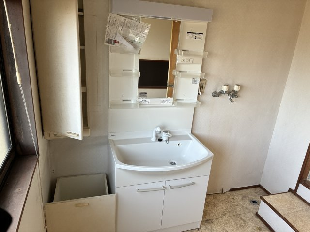 【中古住宅】中山町大字長崎字町浦戸建ての独立洗面台