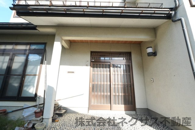 【中古住宅】中山町大字長崎字町浦戸建ての玄関|明るい玄関です