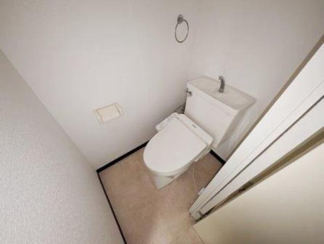 ファベール西浦和Ⅰのトイレ|ゆったりとした空間のトイレです