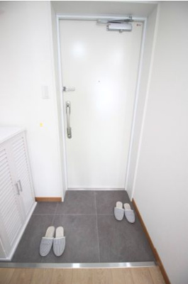 【玄関】 | ロイヤルハイツ錦糸町 | シンプルで使いやすい玄関です