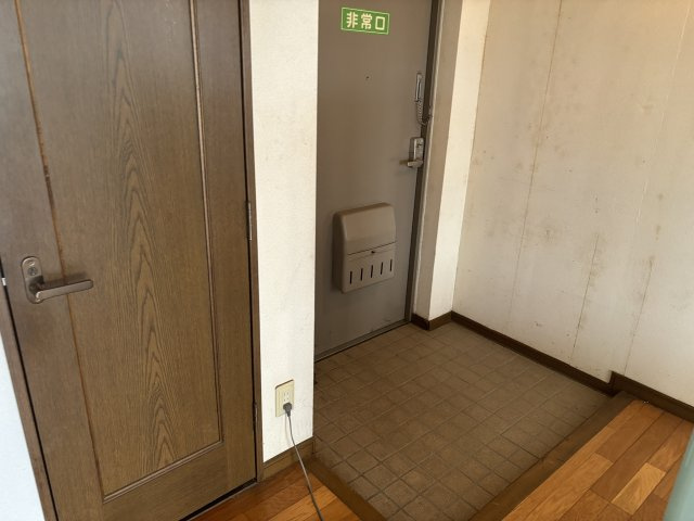 ７階の玄関