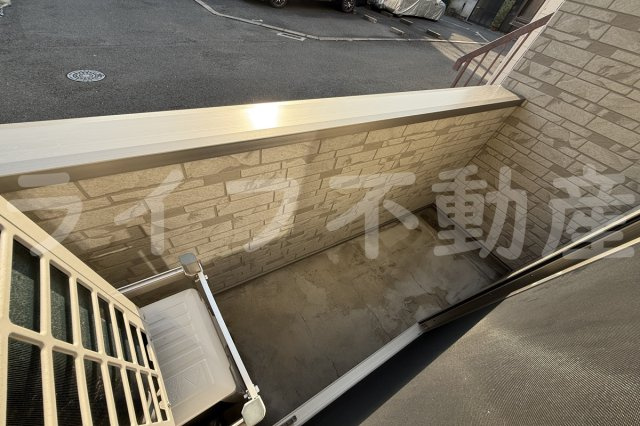 アート徳庵のバルコニー|暖かな日差しのふりそそぐバルコニー