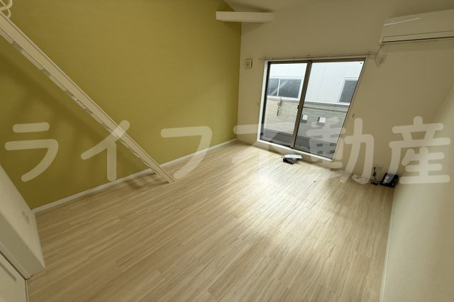 エムズコート吉田の居間・リビング|こちらのリビングで趣味の時間をお楽しみください